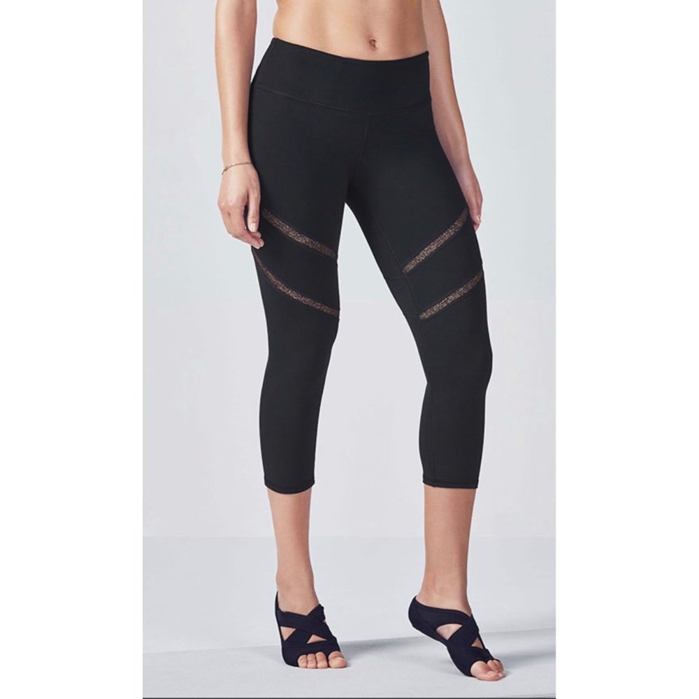 Fabletics Black Alessia Capri Active Pants Size XS (0-2)